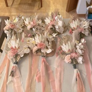 7 bridesmaids bouquets